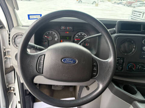 2013 Ford E-Series E-350 SD XLT