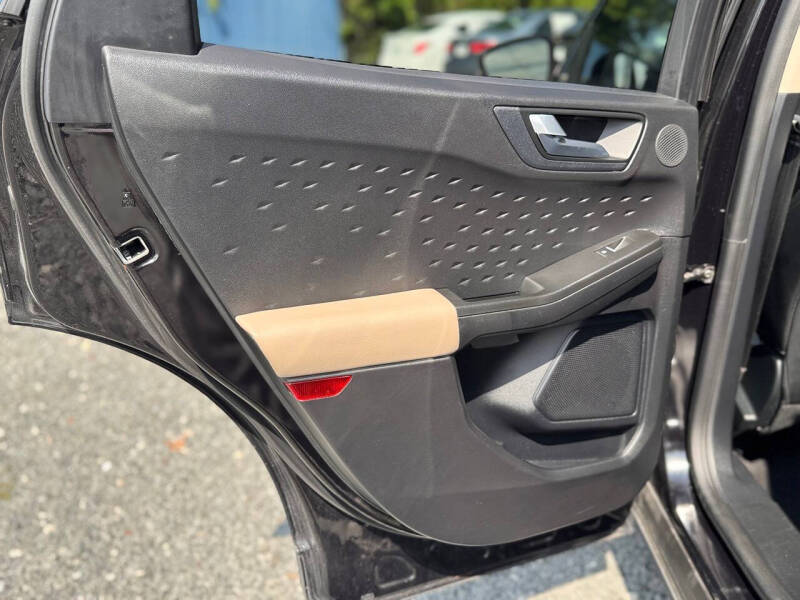 2020 Ford Escape Titanium