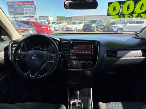 2017 Mitsubishi Outlander SE