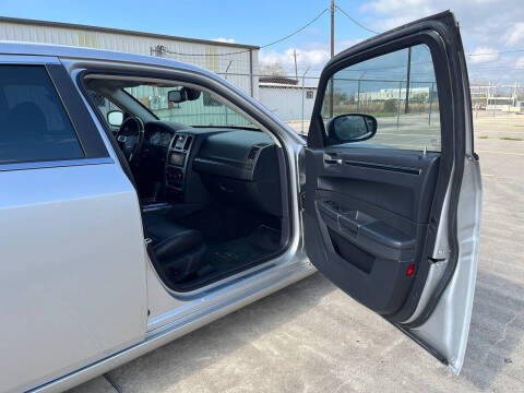 2009 Chrysler 300 SRT-8