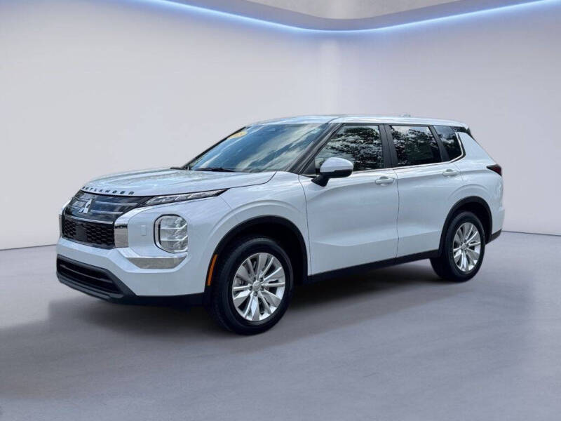 2025 Mitsubishi Outlander ES