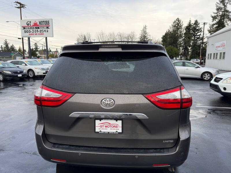 2016 Toyota Sienna XLE 8-Passenger