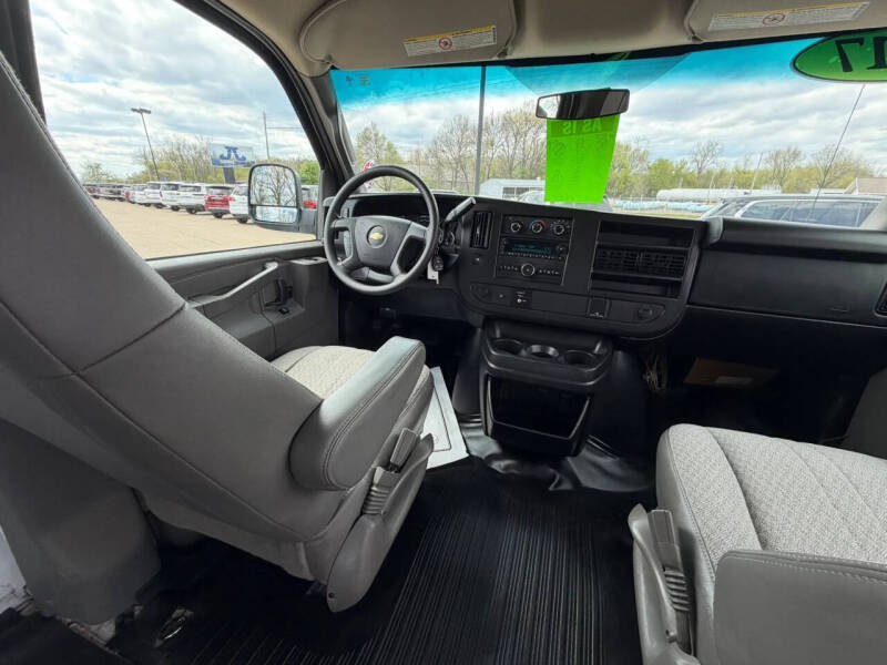 2017 Chevrolet Express 2500
