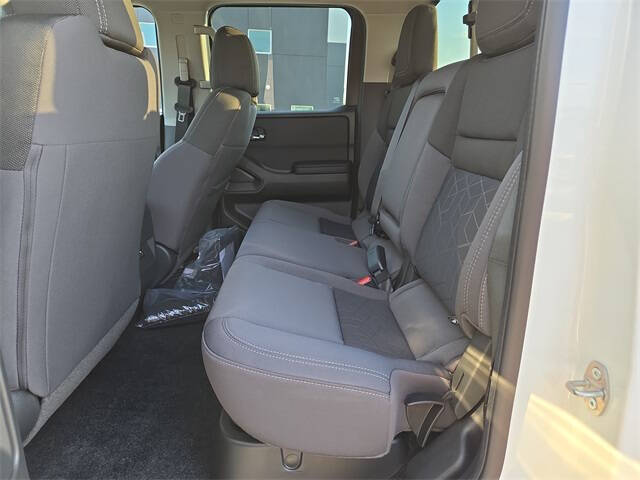 2025 Nissan Frontier SV