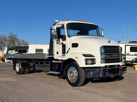 2023 Mack MD6