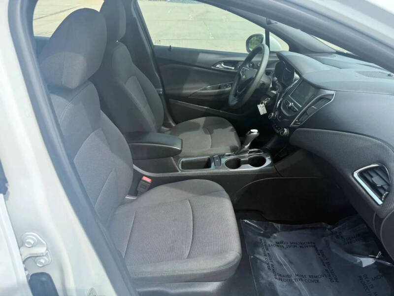 2017 Chevrolet Cruze LT Auto