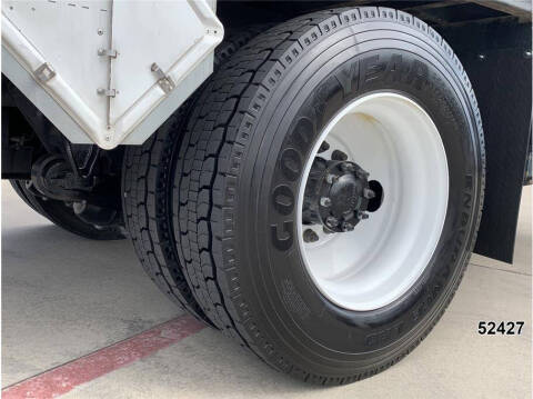2021 Freightliner M2 106