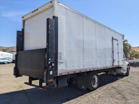 2018 Freightliner M2 106