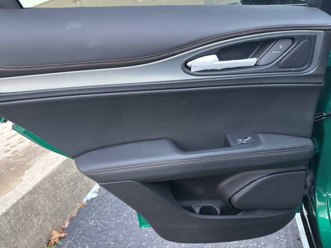 2025 Alfa Romeo Stelvio Intensa