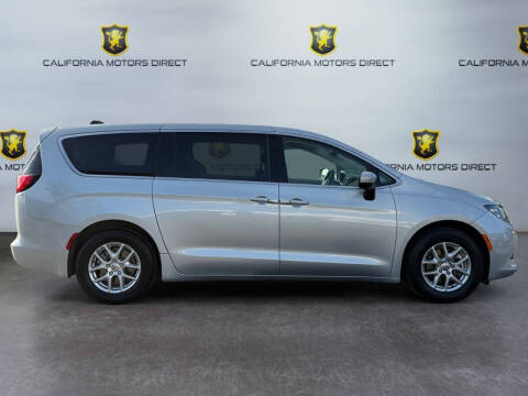 2023 Chrysler Voyager LX