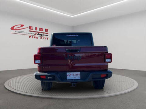 2022 Jeep Gladiator Willys