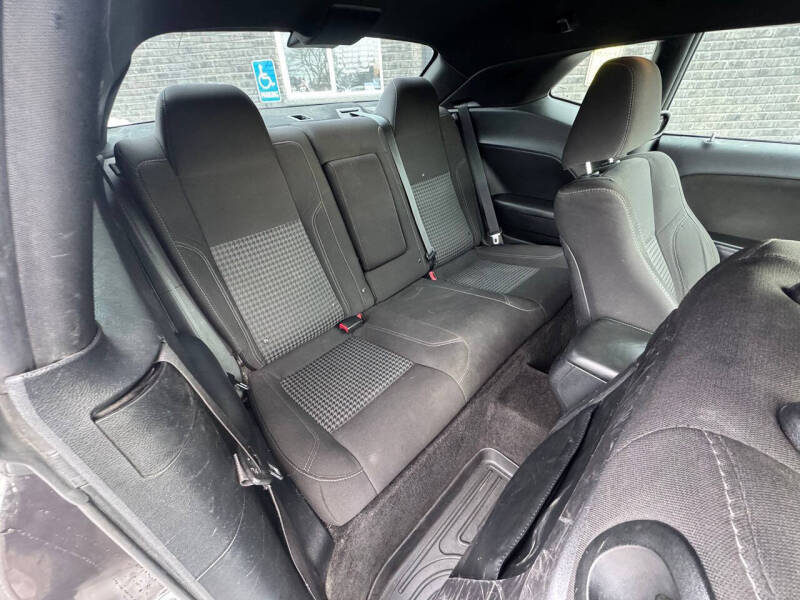 2015 Dodge Challenger SXT