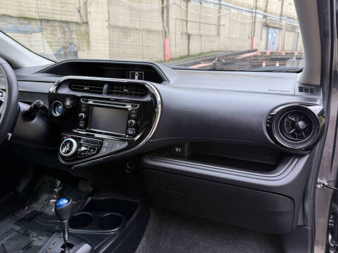 2018 Toyota Prius c Four