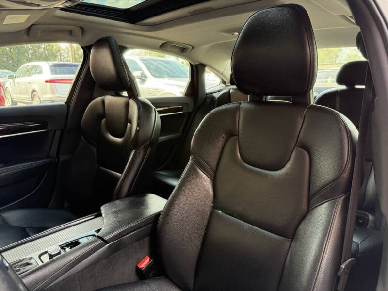 2017 Volvo S90 T5 Momentum