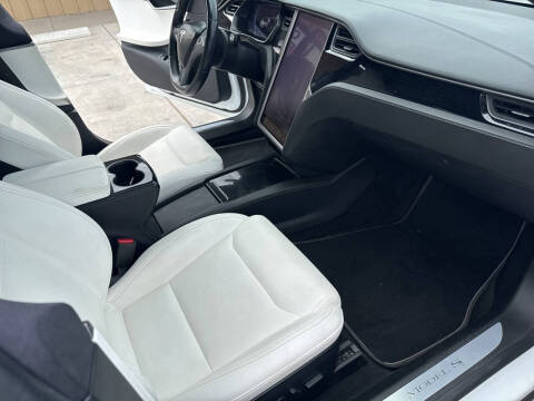 2020 Tesla Model S Performance