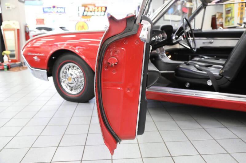1961 Ford Thunderbird