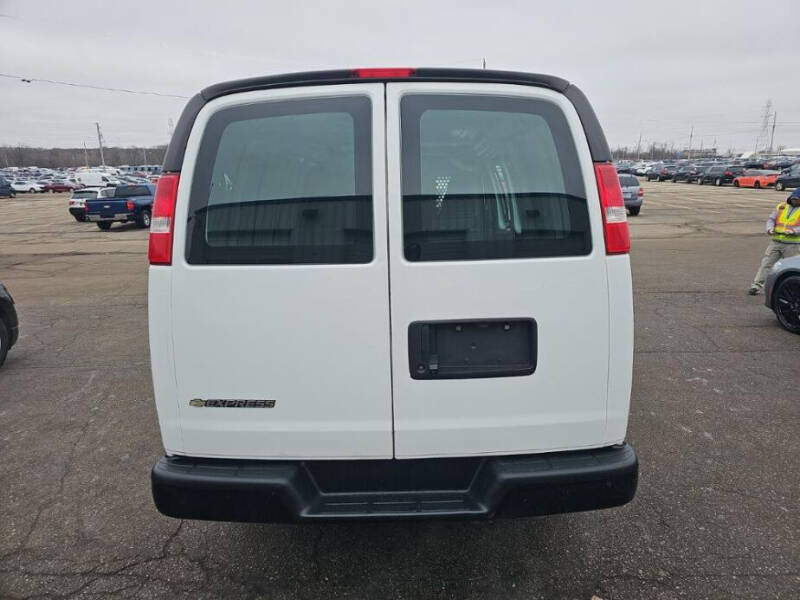 2021 Chevrolet Express 2500