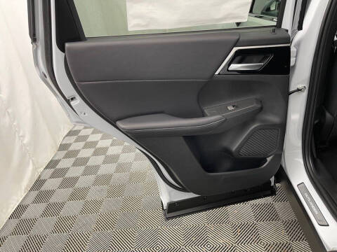 2025 Mitsubishi Outlander PHEV SE