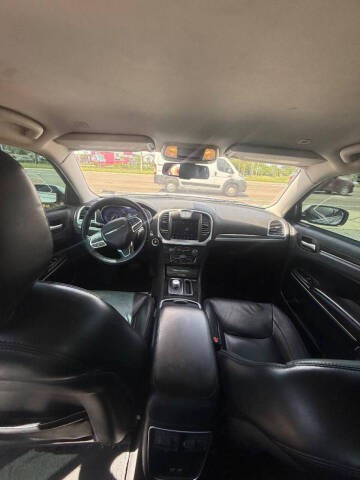 2018 Chrysler 300 Touring