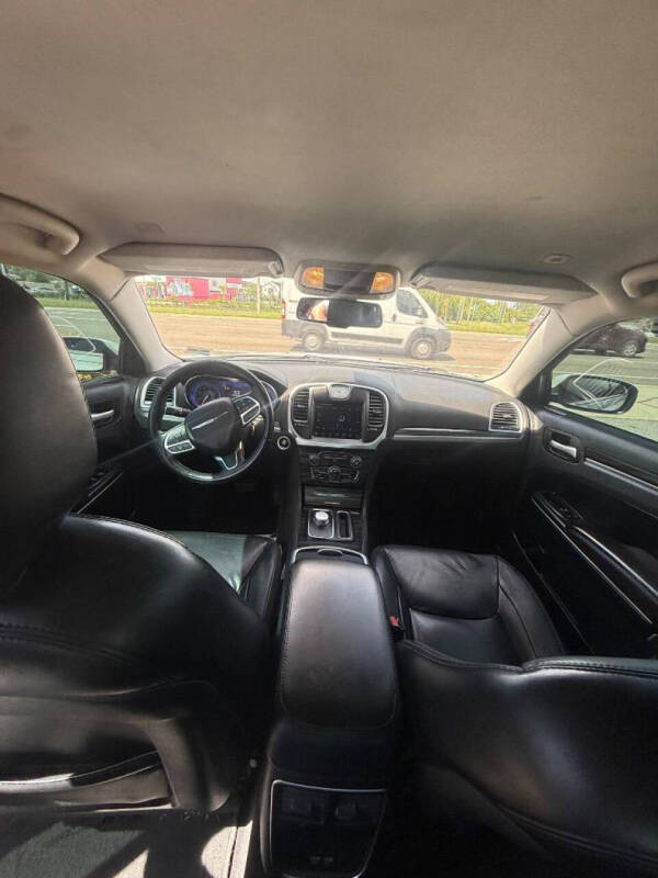 2018 Chrysler 300 Touring