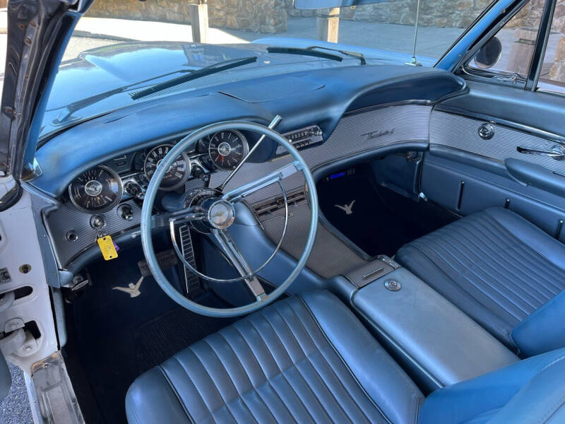 1962 Ford Thunderbird