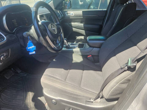 2020 Jeep Grand Cherokee Laredo