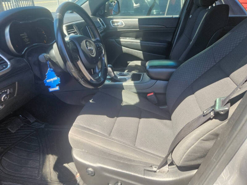 2020 Jeep Grand Cherokee Laredo