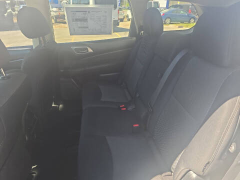 2018 Nissan Pathfinder SV