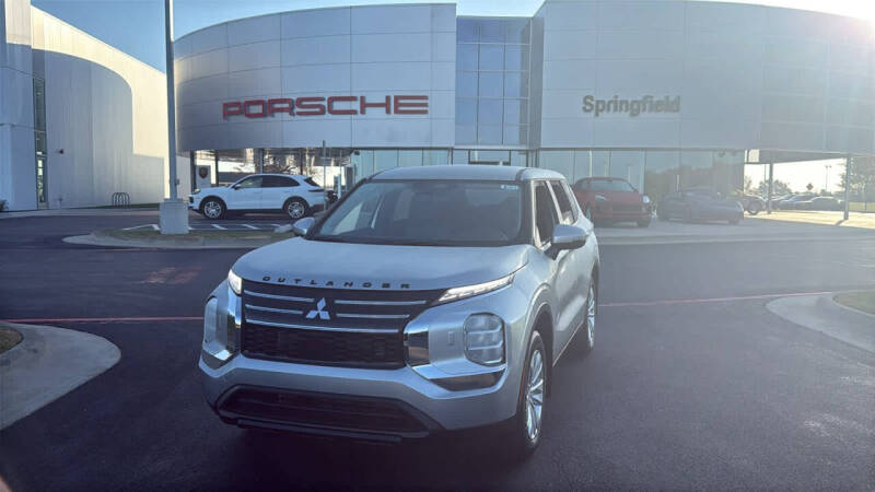 2025 Mitsubishi Outlander ES