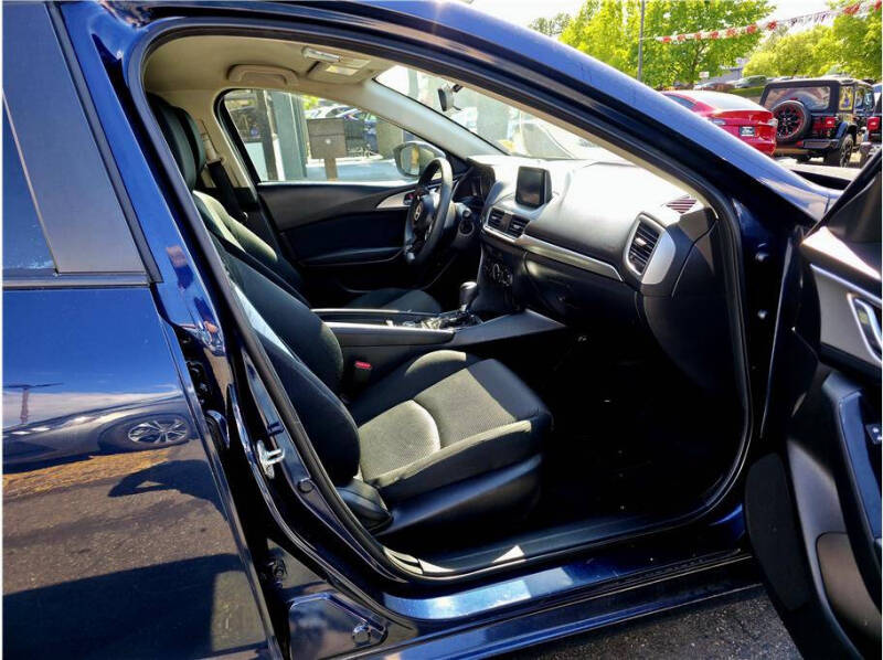 2017 Mazda MAZDA3 Sport