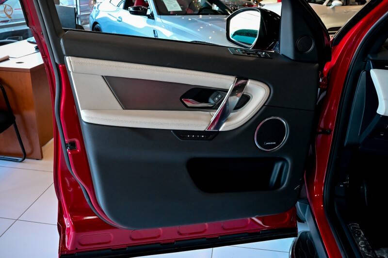 2022 Land Rover Discovery Sport P250 SE R-Dynamic