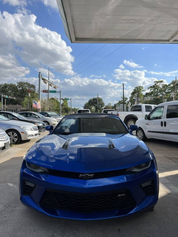 2017 Chevrolet Camaro for sale at Auto Outlet Inc. in Houston TX