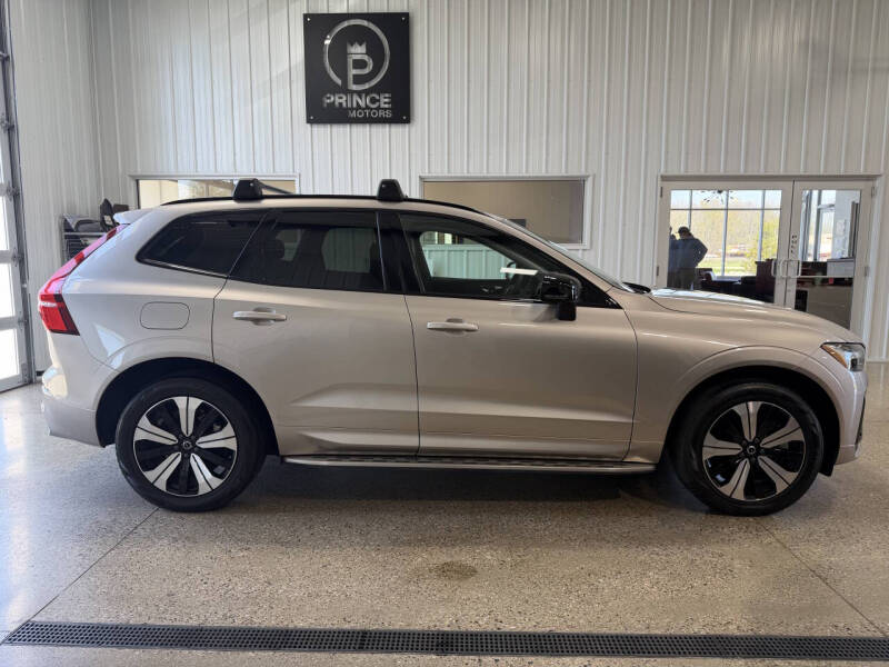 2024 Volvo XC60 Recharge T8 Core Dark Theme