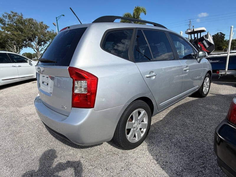 2009 Kia Rondo LX