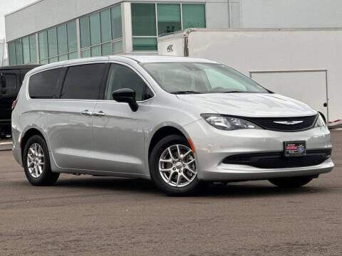 2024 Chrysler Voyager LX