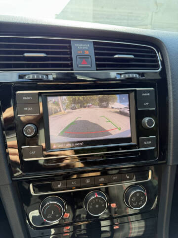 2018 Volkswagen Golf GTI S