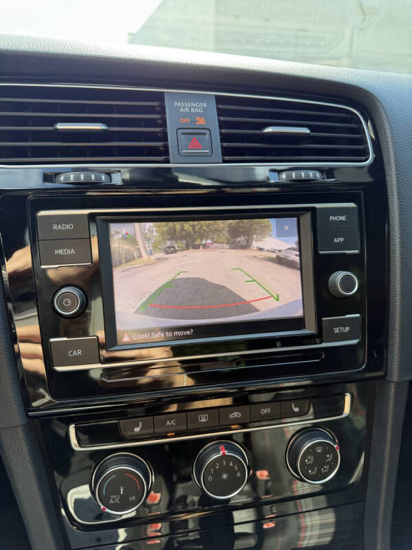 2018 Volkswagen Golf GTI S