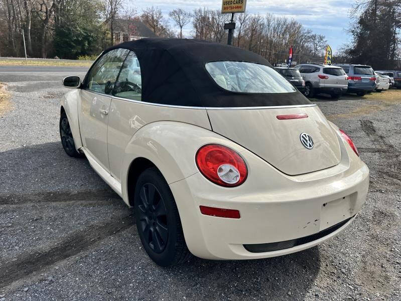 2008 Volkswagen New Beetle S photo 21