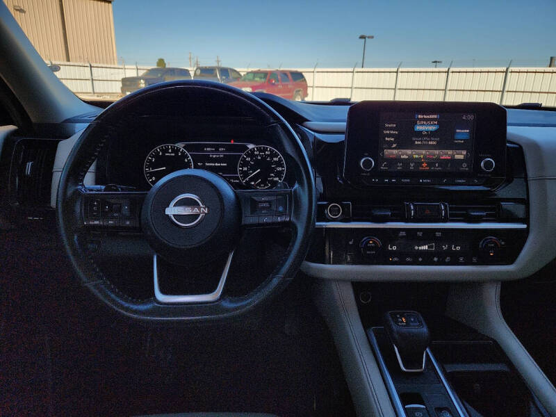 2022 Nissan Pathfinder SV