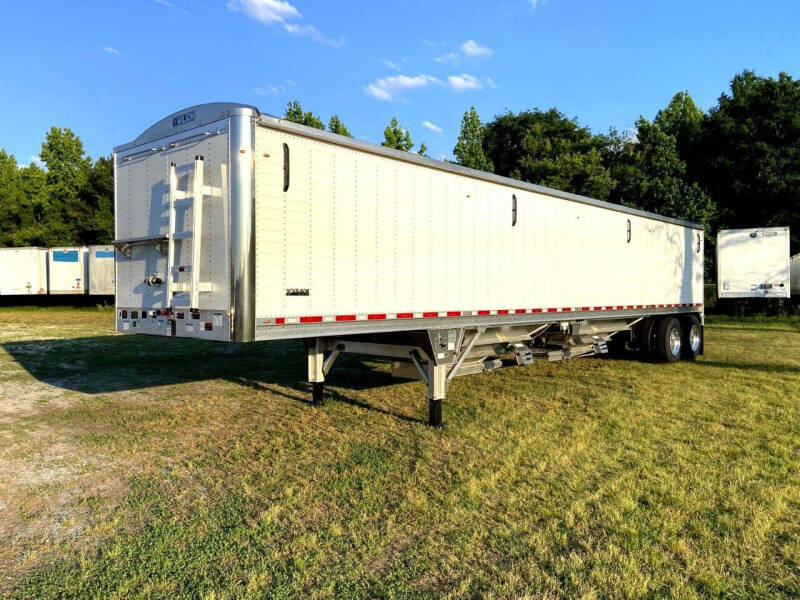 2026 Wilson Hopper Bottom