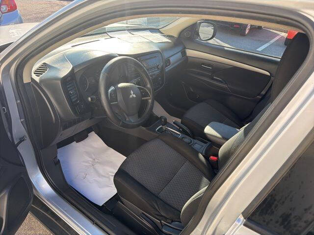 2014 Mitsubishi Outlander ES