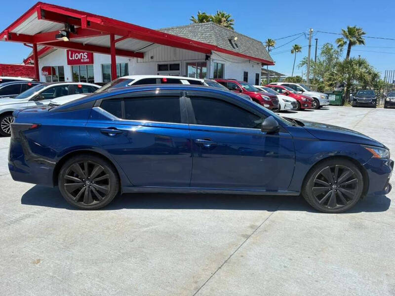 2022 Nissan Altima 2.5 SR