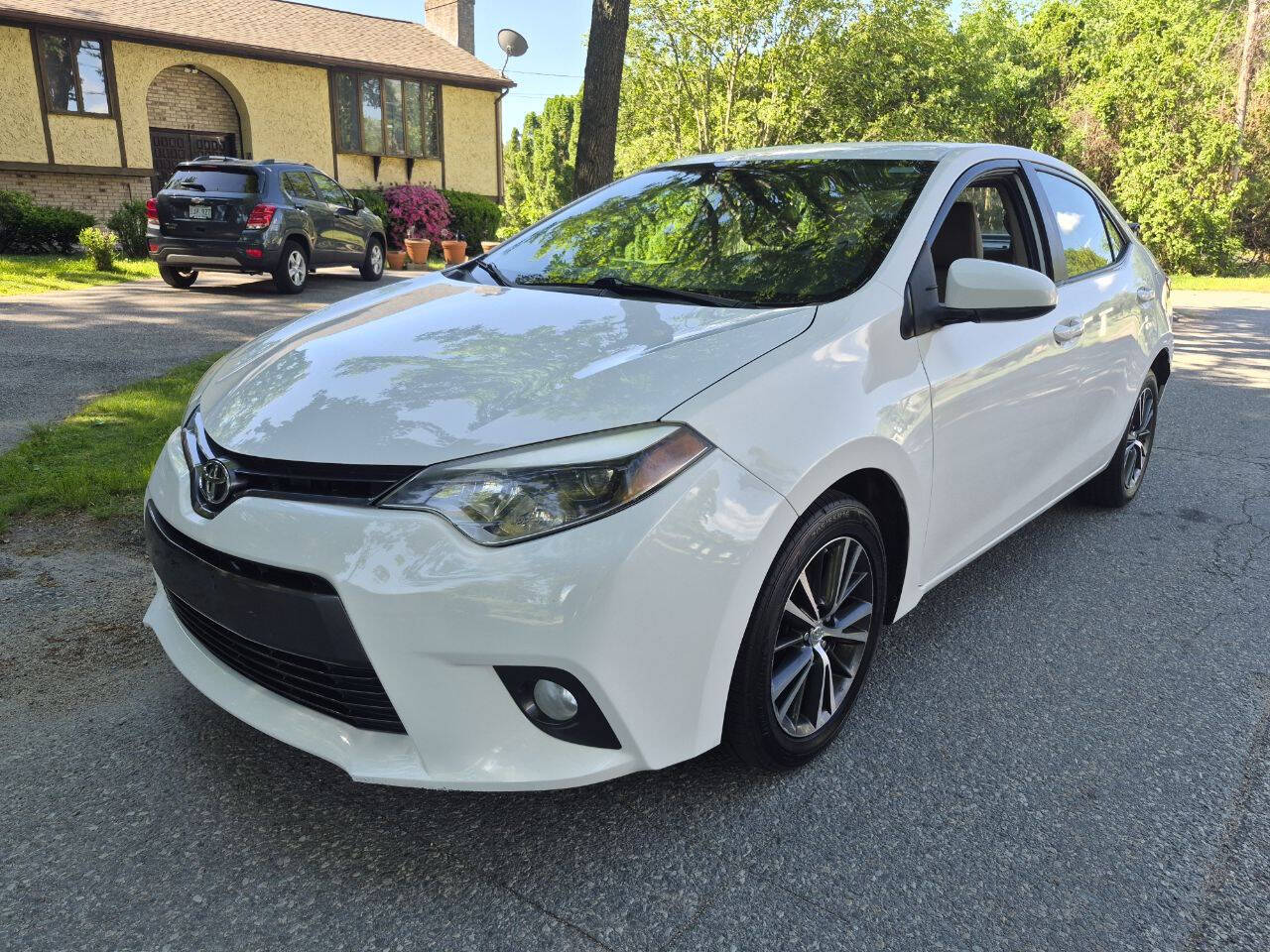 White 2016 Toyota Corolla LE Plus LE Plus 4dr Sedan 1