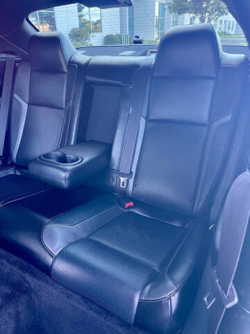 2018 Dodge Challenger SXT Plus