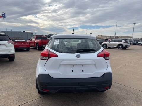 2019 Nissan Kicks S