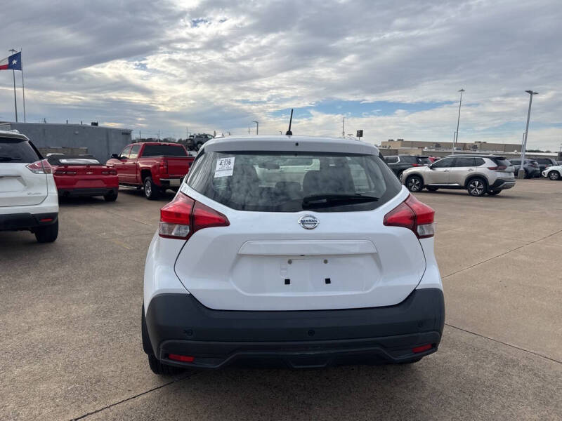 2019 Nissan Kicks S