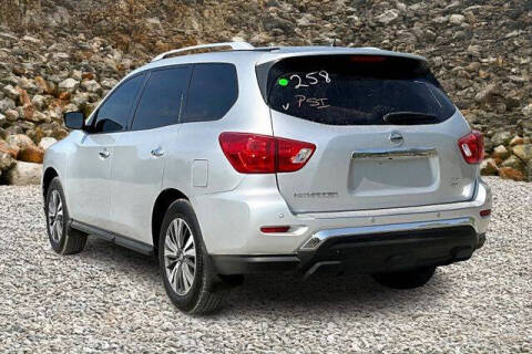 2017 Nissan Pathfinder SV