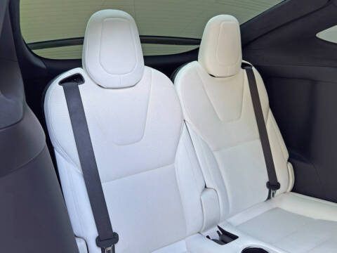 2023 Tesla Model X Standard Range