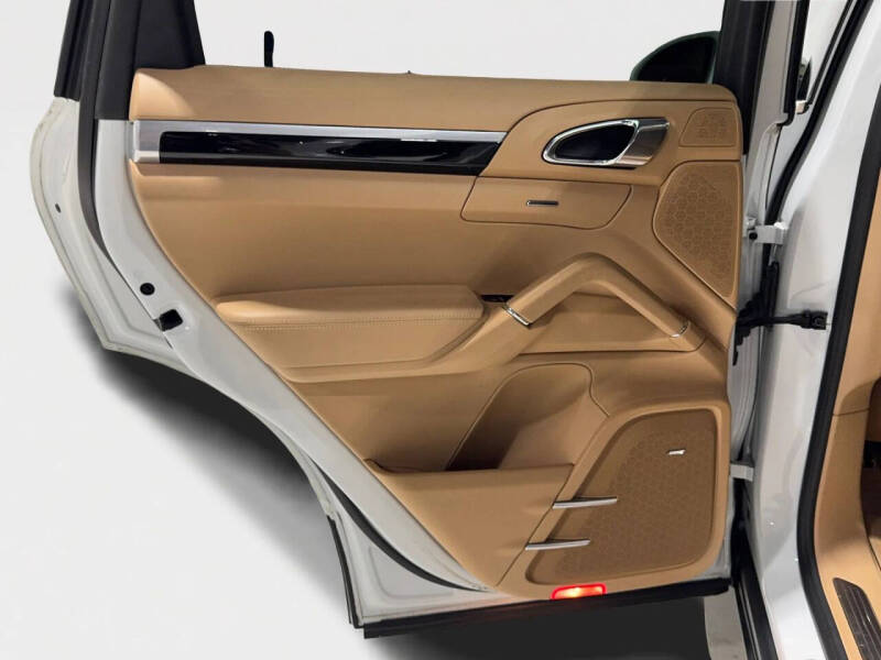 2015 Porsche Cayenne S E-Hybrid