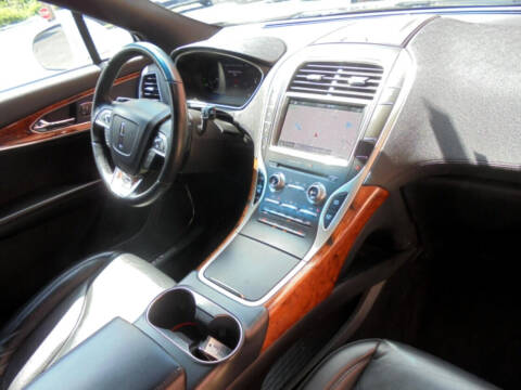 2019 Lincoln Nautilus Select